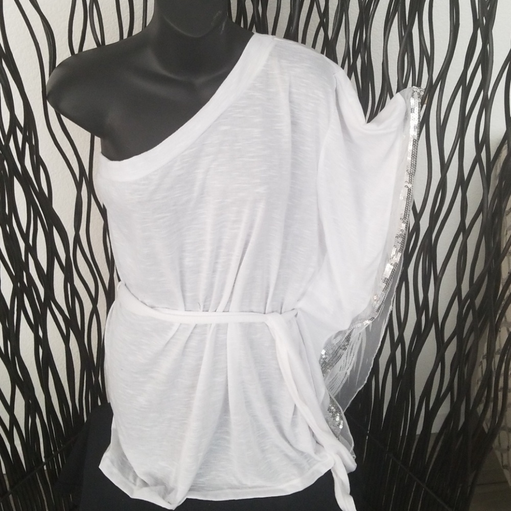 White Off-shoulder top